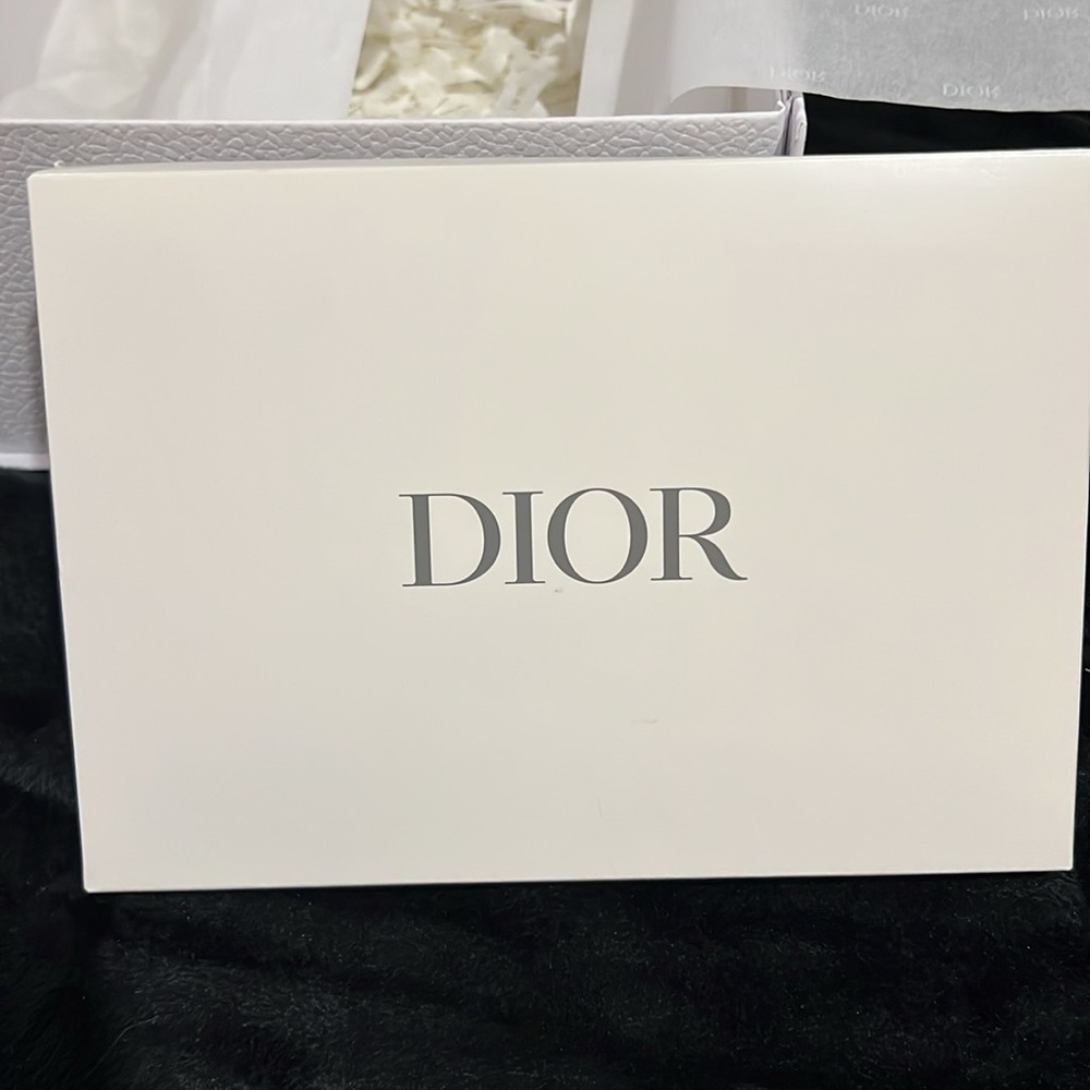 DIOR  Pretty Pink Pouch - Picture 3 of 9